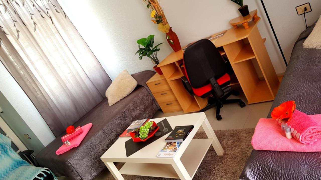 Warm, Cozy And Comfortable 아데제 외부 사진